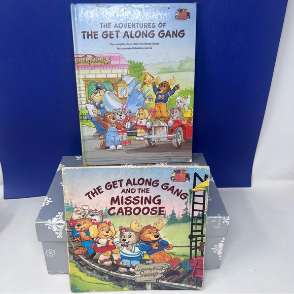 Scholastic 1984 The Get Along Gang Book Bundle - Picture 1 of 10